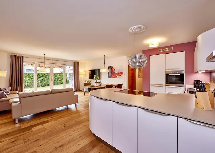 Mountain Γκάρμις-Παρτενκίρχεν